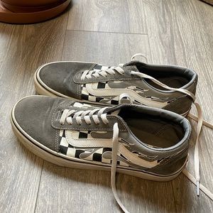 Men’s Vans tennis shoes